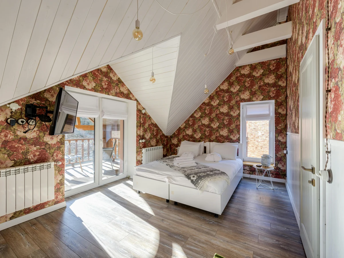 bedroom-painting-attic-bedroom-bold-beaconsfield-decorators Professional bedroom painting in Penn by Beaconsfield Decorators, specialist interior painters