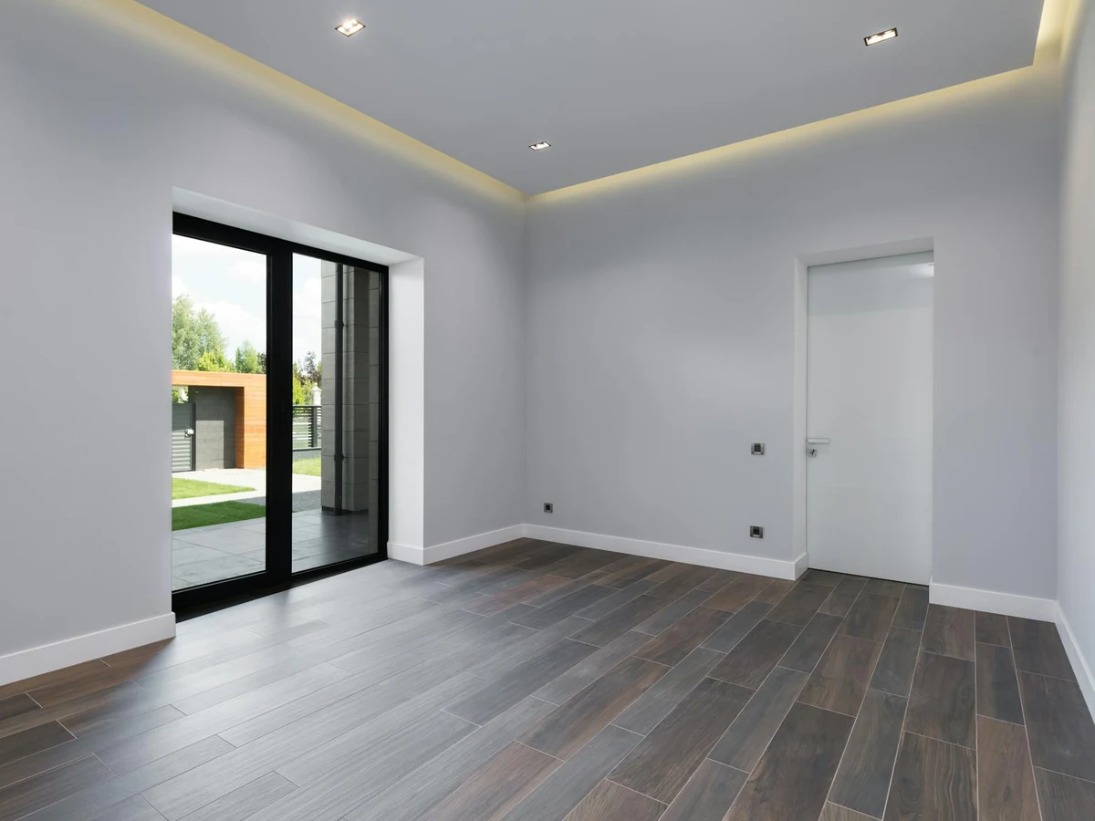interior-painting-empty-grey-room-beaconsfield-decorators Empty grey room professionally painted by Beaconsfield Decorators
