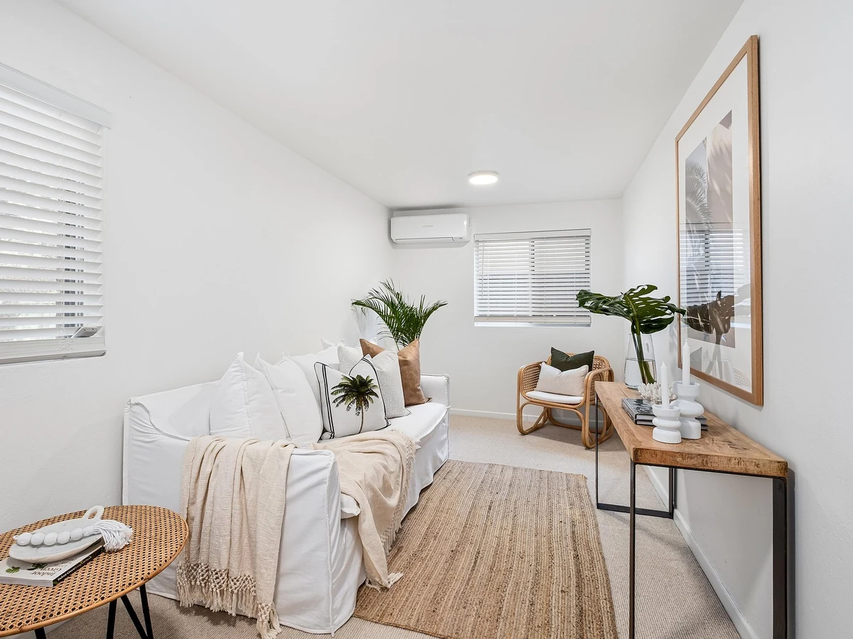 Living room painting with clean white minimalist finish by Beaconsfield Decorators, Chalfont St Peter